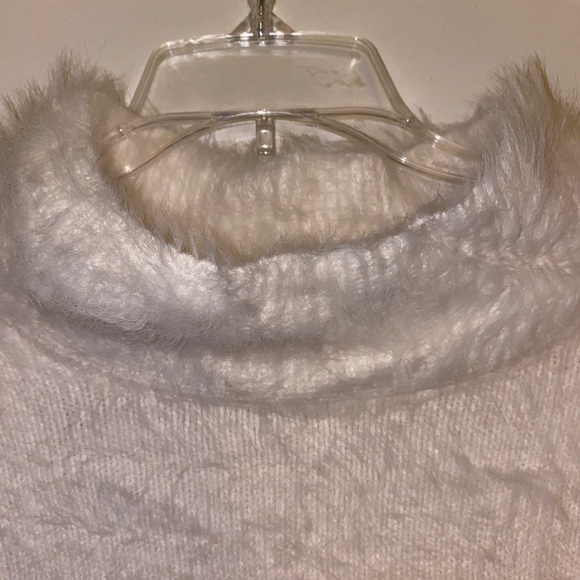 NWT Loft White Fuzzy Oversized Sweater - Picture 4 of 6